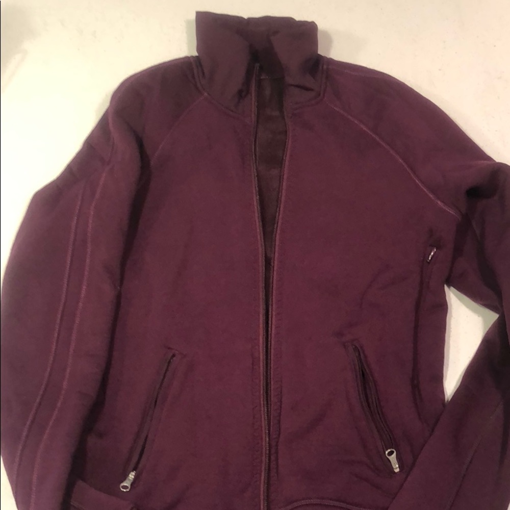 Maroon lululemon jacket with warm inside